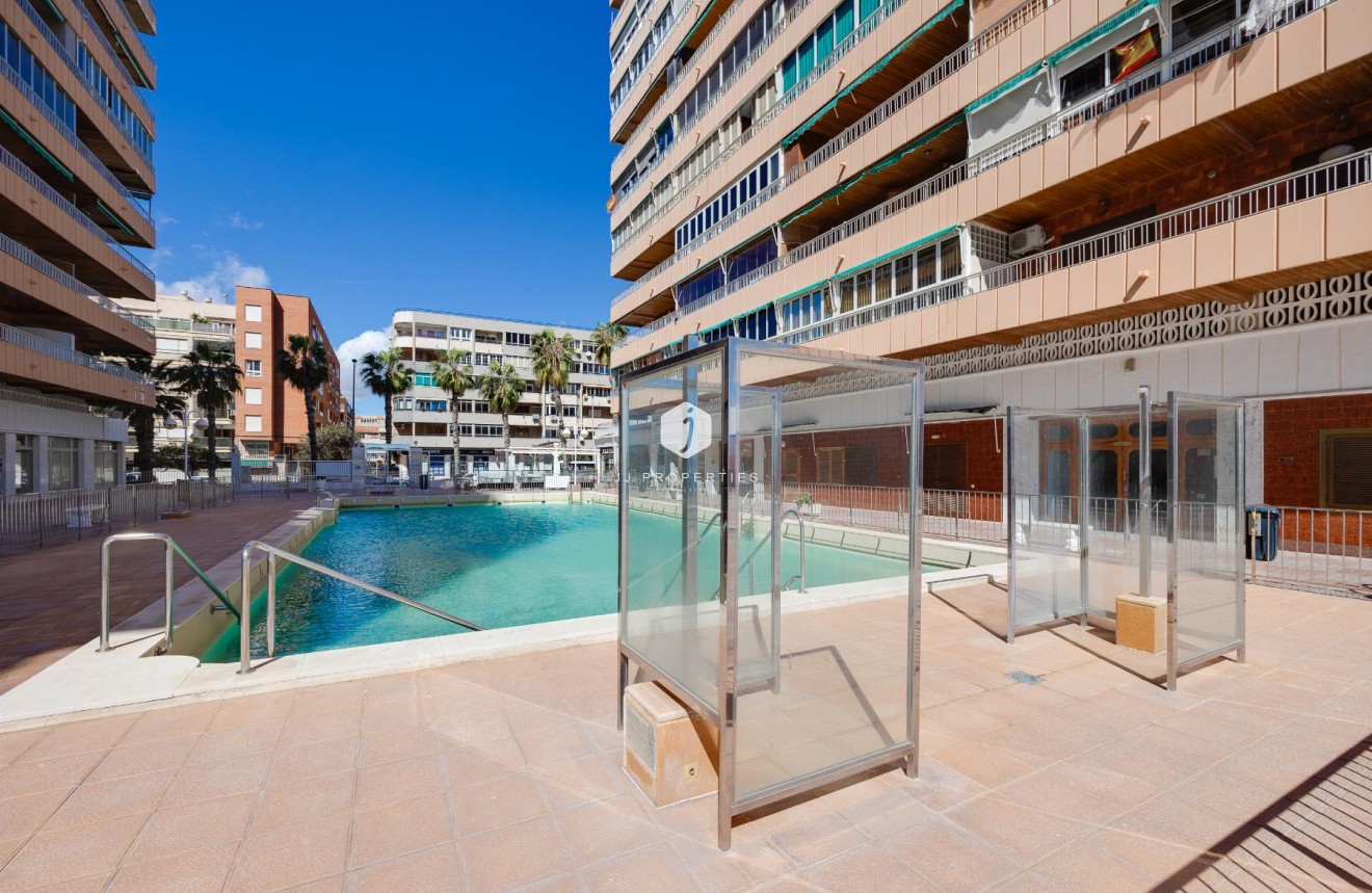 Resale - Apartment / flat -
Torrevieja - Costa Blanca