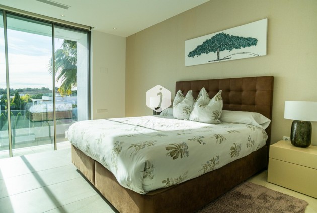 Tweedehands - Villa -
Orihuela Costa - Costa Blanca