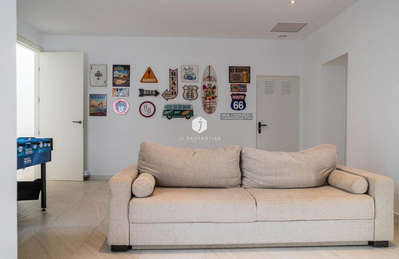 Tweedehands - Villa -
Orihuela Costa - Costa Blanca