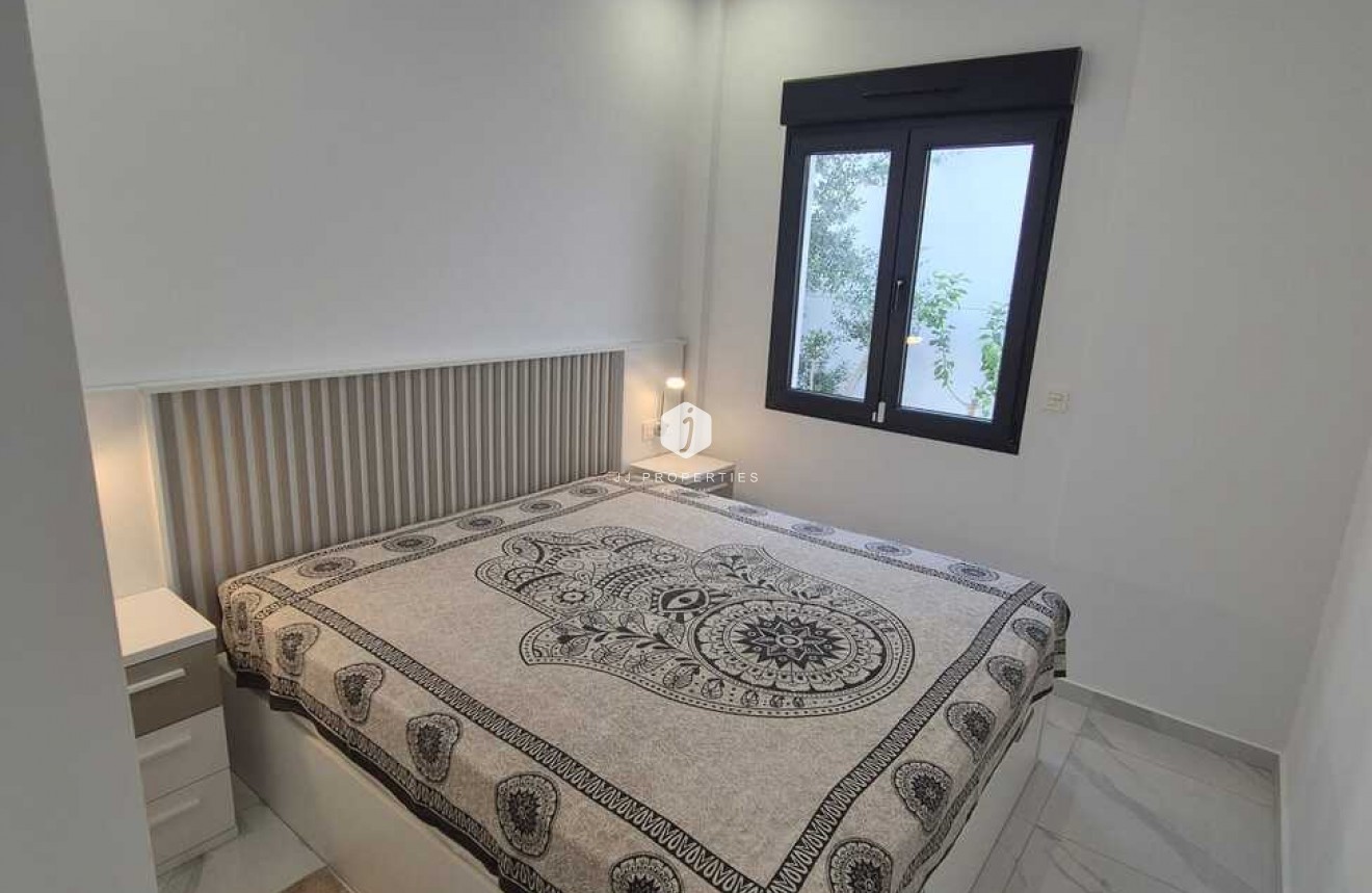 Tweedehands - Villa -
Bigastro - Inland