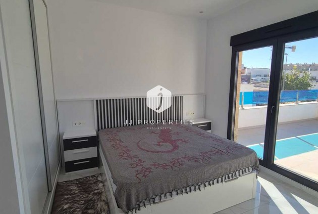 Tweedehands - Villa -
Bigastro - Inland