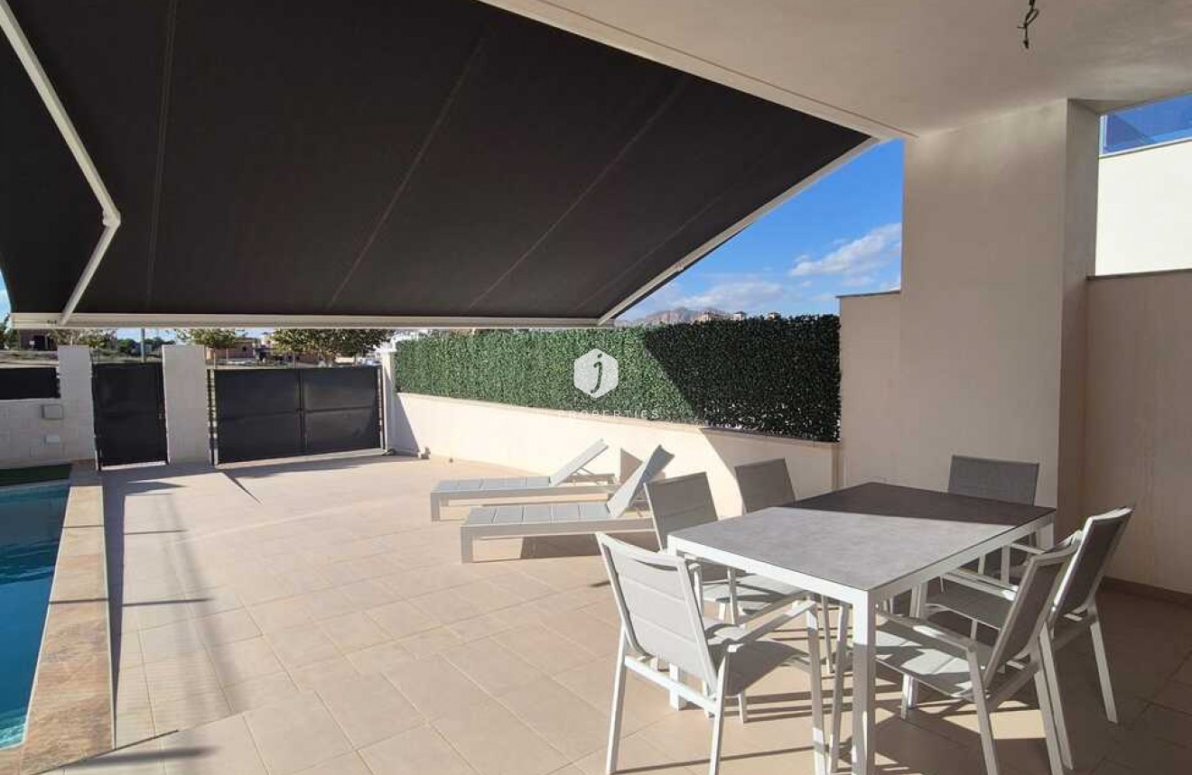 Tweedehands - Villa -
Bigastro - Inland