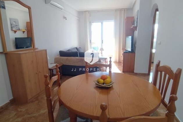 Tweedehands - Appartement / flat -
Torrevieja - CASCO URBANO