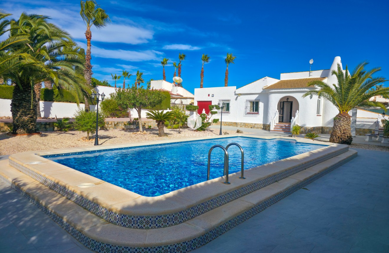 Z drugiej ręki - Villa -
Torrevieja - Costa Blanca