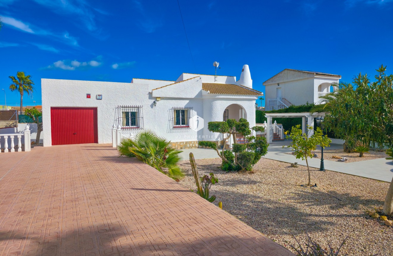 Z drugiej ręki - Villa -
Torrevieja - Costa Blanca