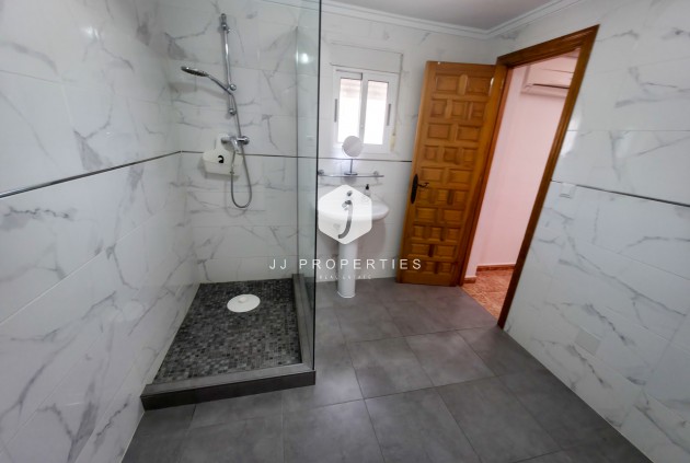 Z drugiej ręki - Villa -
Torrevieja - Costa Blanca