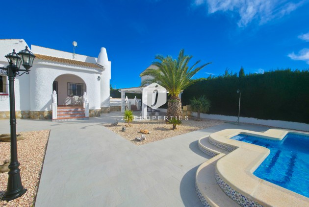 Z drugiej ręki - Villa -
Torrevieja - Costa Blanca