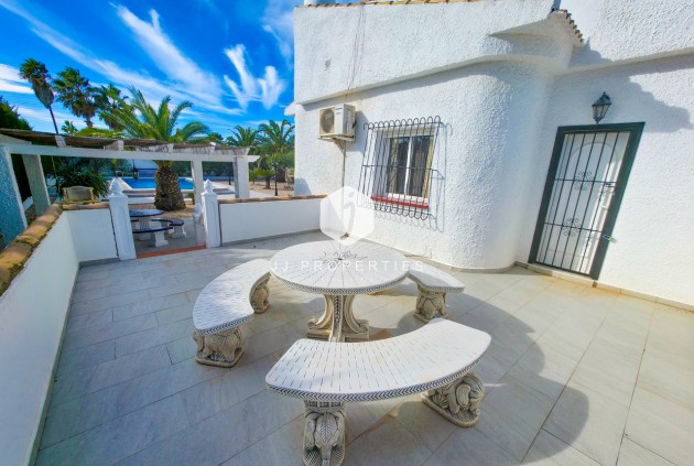 Z drugiej ręki - Villa -
Torrevieja - Costa Blanca