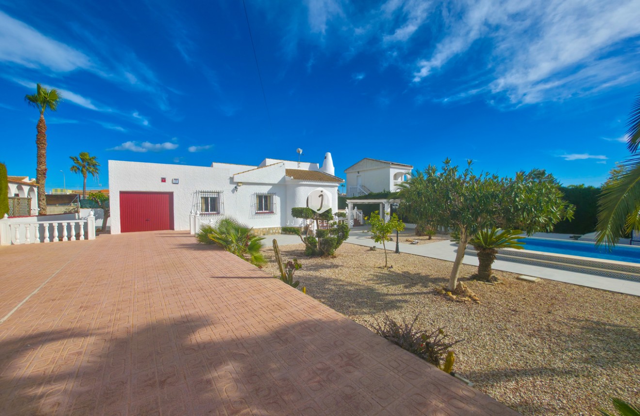 Z drugiej ręki - Villa -
Torrevieja - Costa Blanca