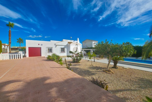 Z drugiej ręki - Villa -
Torrevieja - Costa Blanca