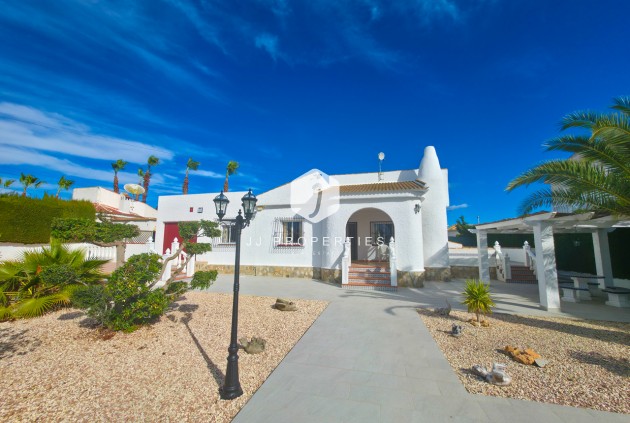 Z drugiej ręki - Villa -
Torrevieja - Costa Blanca