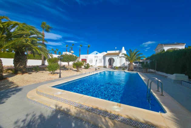 Z drugiej ręki - Villa -
Torrevieja - Costa Blanca