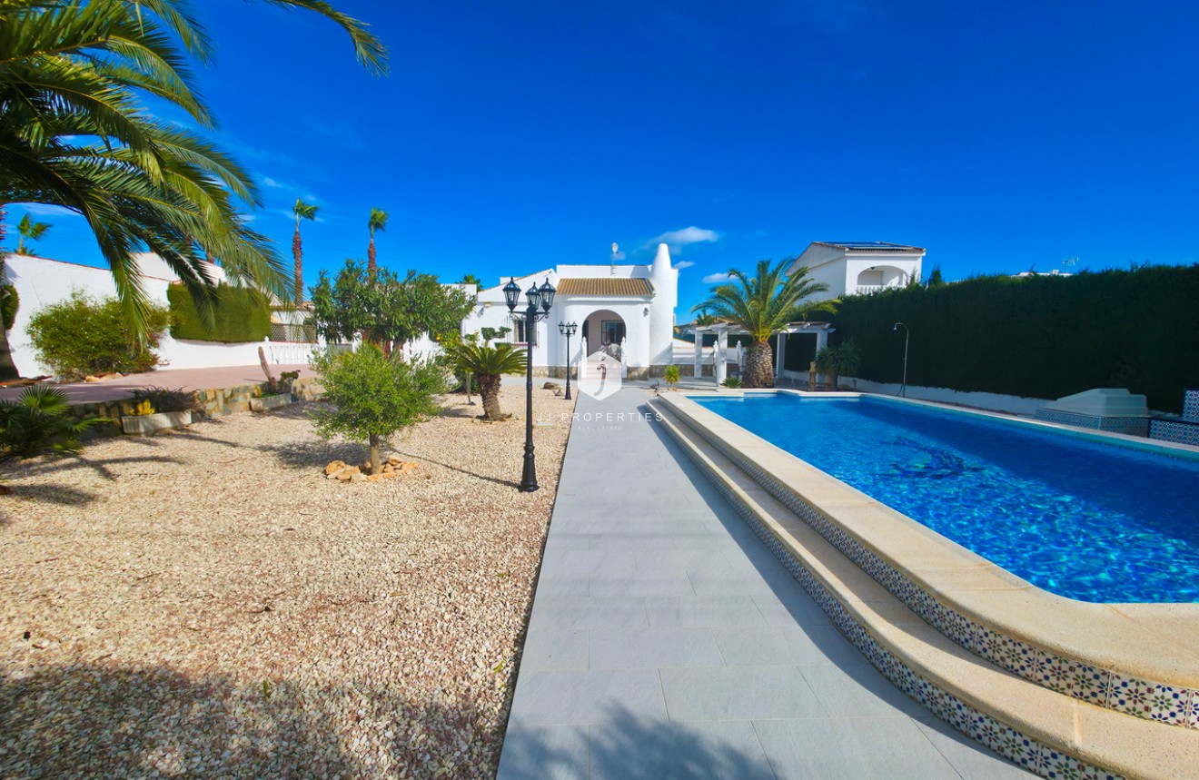 Z drugiej ręki - Villa -
Torrevieja - Costa Blanca