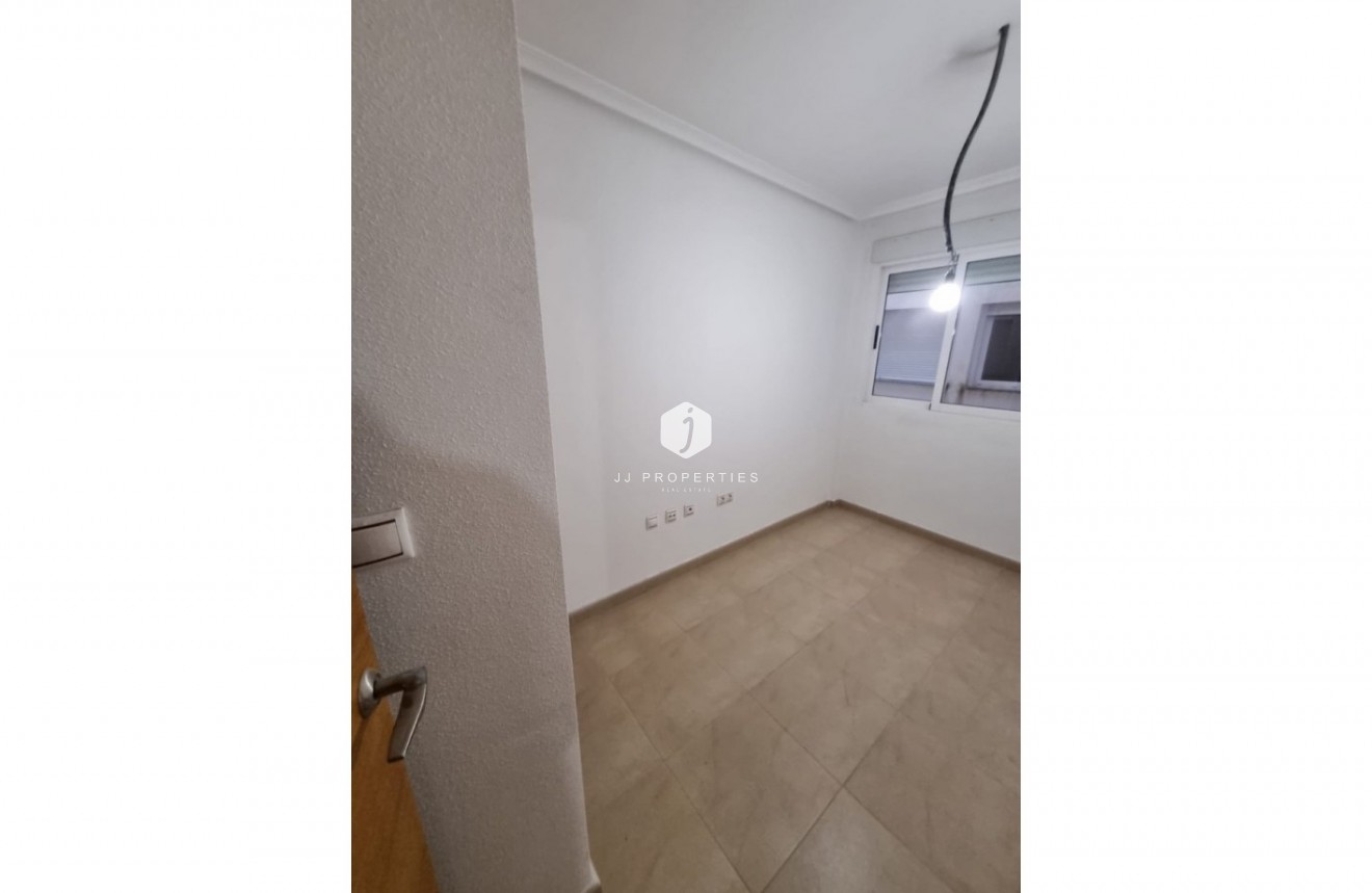 Tweedehands - Appartement / flat -
Torrevieja - Costa Blanca