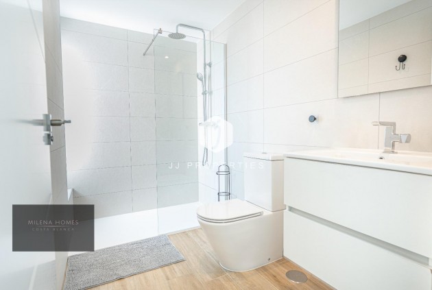 Tweedehands - Appartement / flat -
Torrevieja - Punta prima