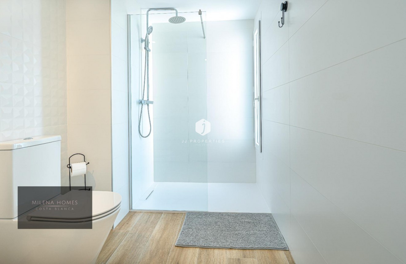 Tweedehands - Appartement / flat -
Torrevieja - Punta prima