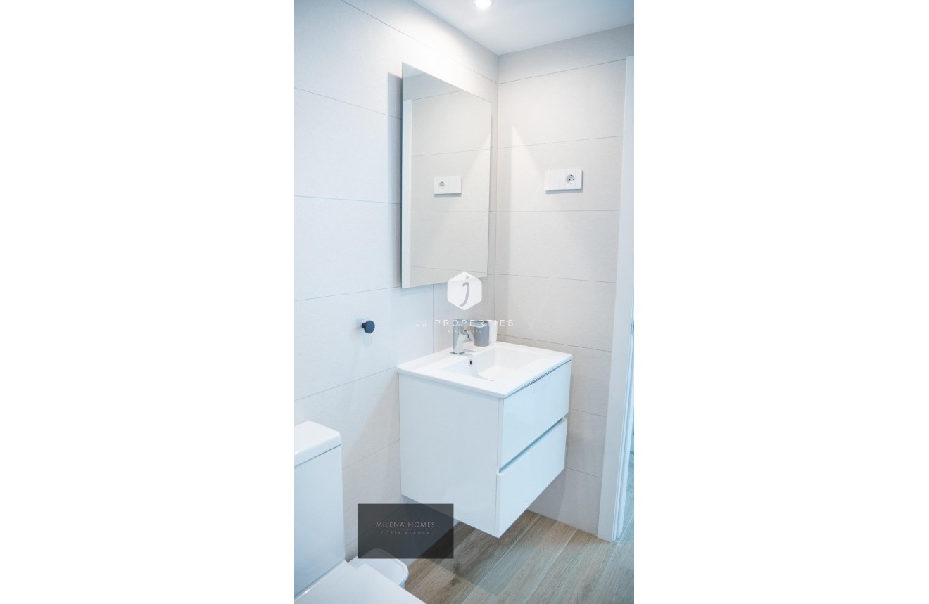 Tweedehands - Appartement / flat -
Torrevieja - Punta prima