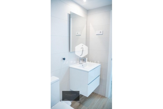 Tweedehands - Appartement / flat -
Torrevieja - Punta prima