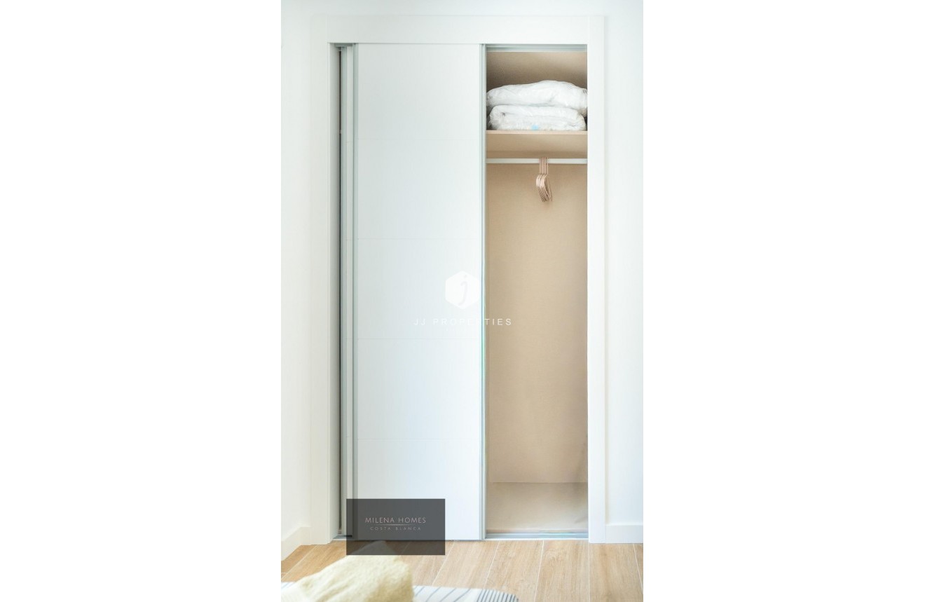 Tweedehands - Appartement / flat -
Torrevieja - Punta prima