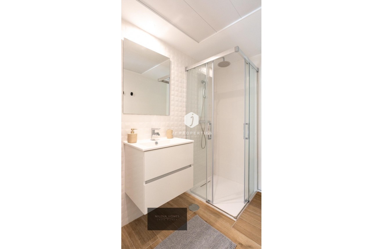 Tweedehands - Appartement / flat -
Torrevieja - Punta prima