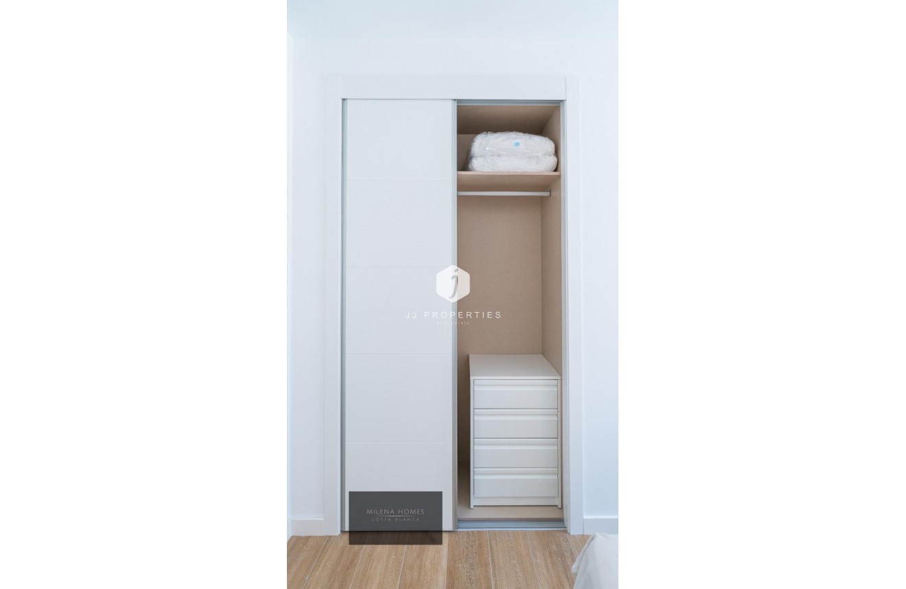 Tweedehands - Appartement / flat -
Torrevieja - Punta prima