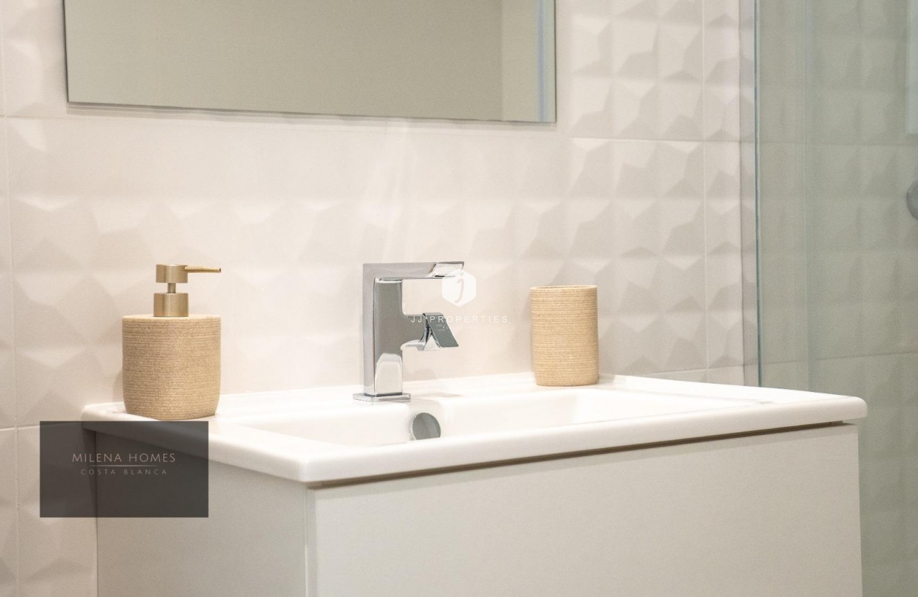 Tweedehands - Appartement / flat -
Torrevieja - Punta prima