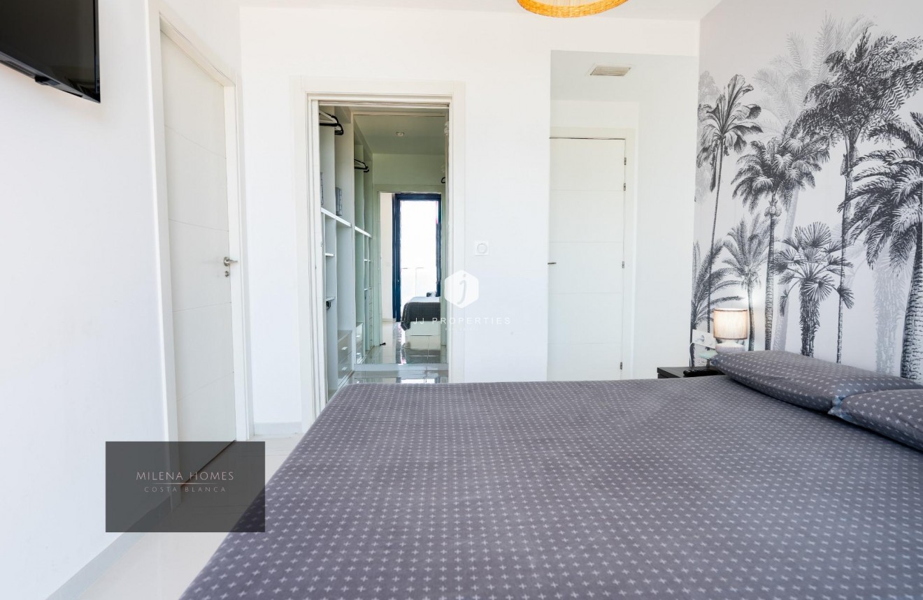 Tweedehands - Penthouse -
Torrevieja - Punta prima