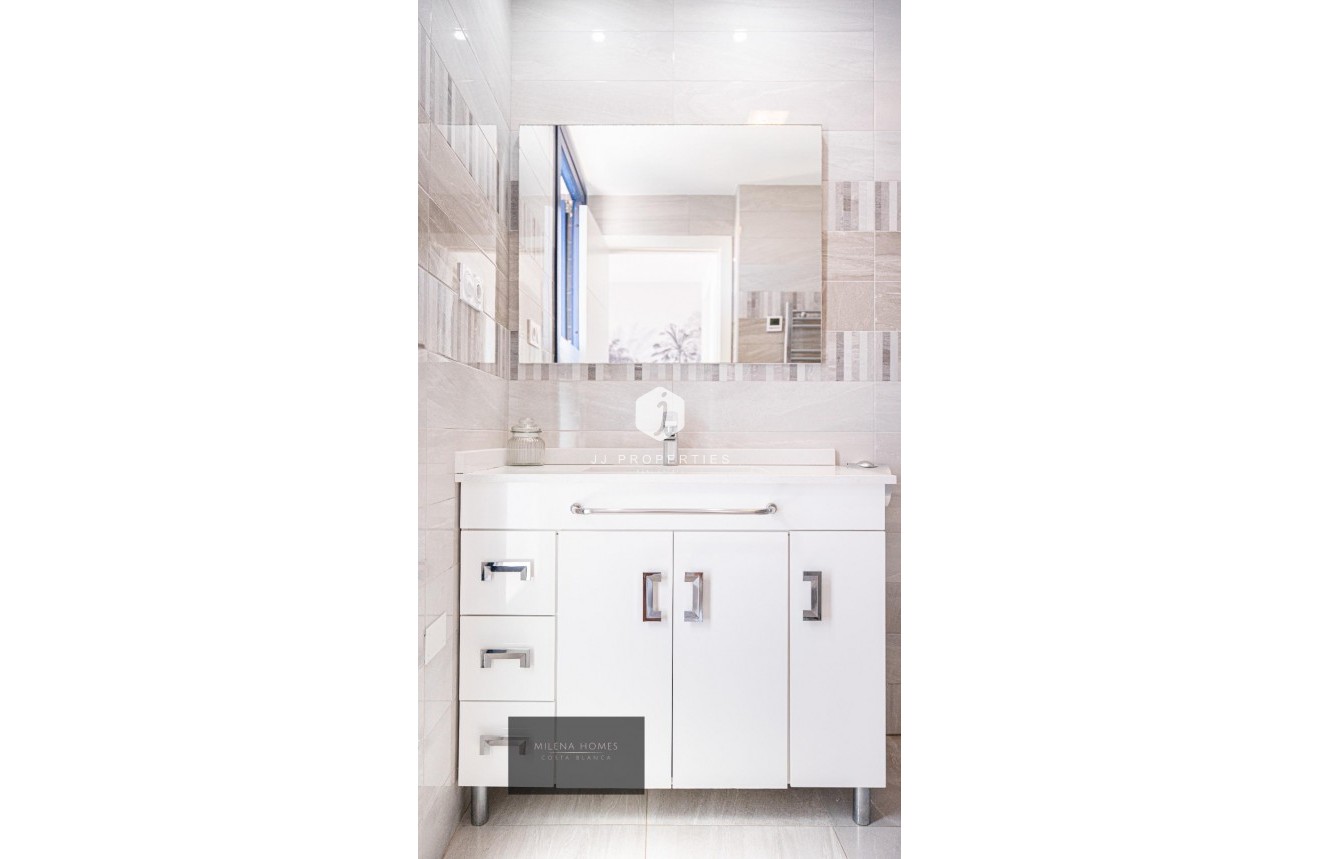 Tweedehands - Penthouse -
Torrevieja - Punta prima