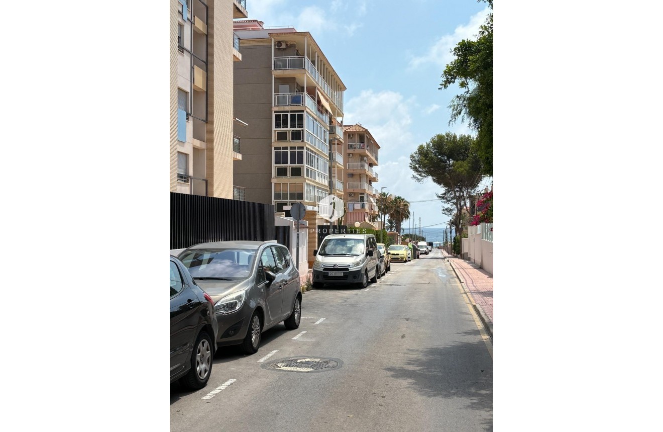 Tweedehands - Penthouse -
Torrevieja - Punta prima