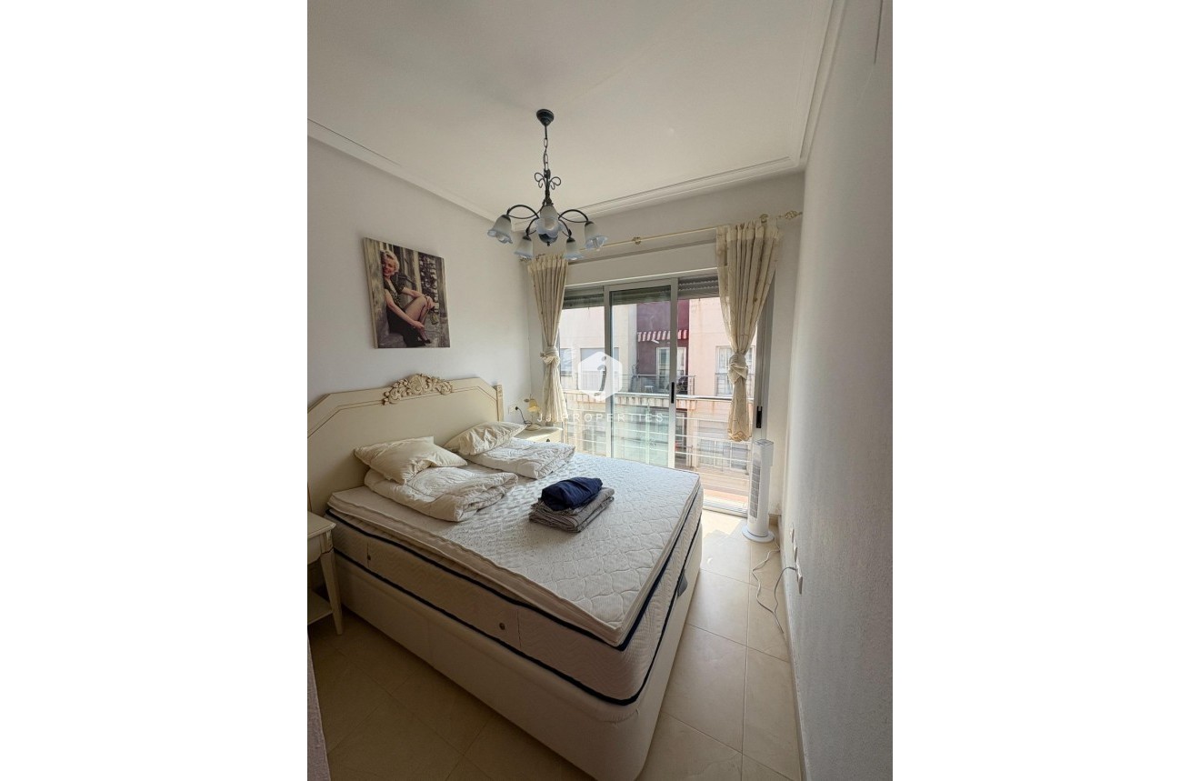 Tweedehands - Penthouse -
Torrevieja - Punta prima