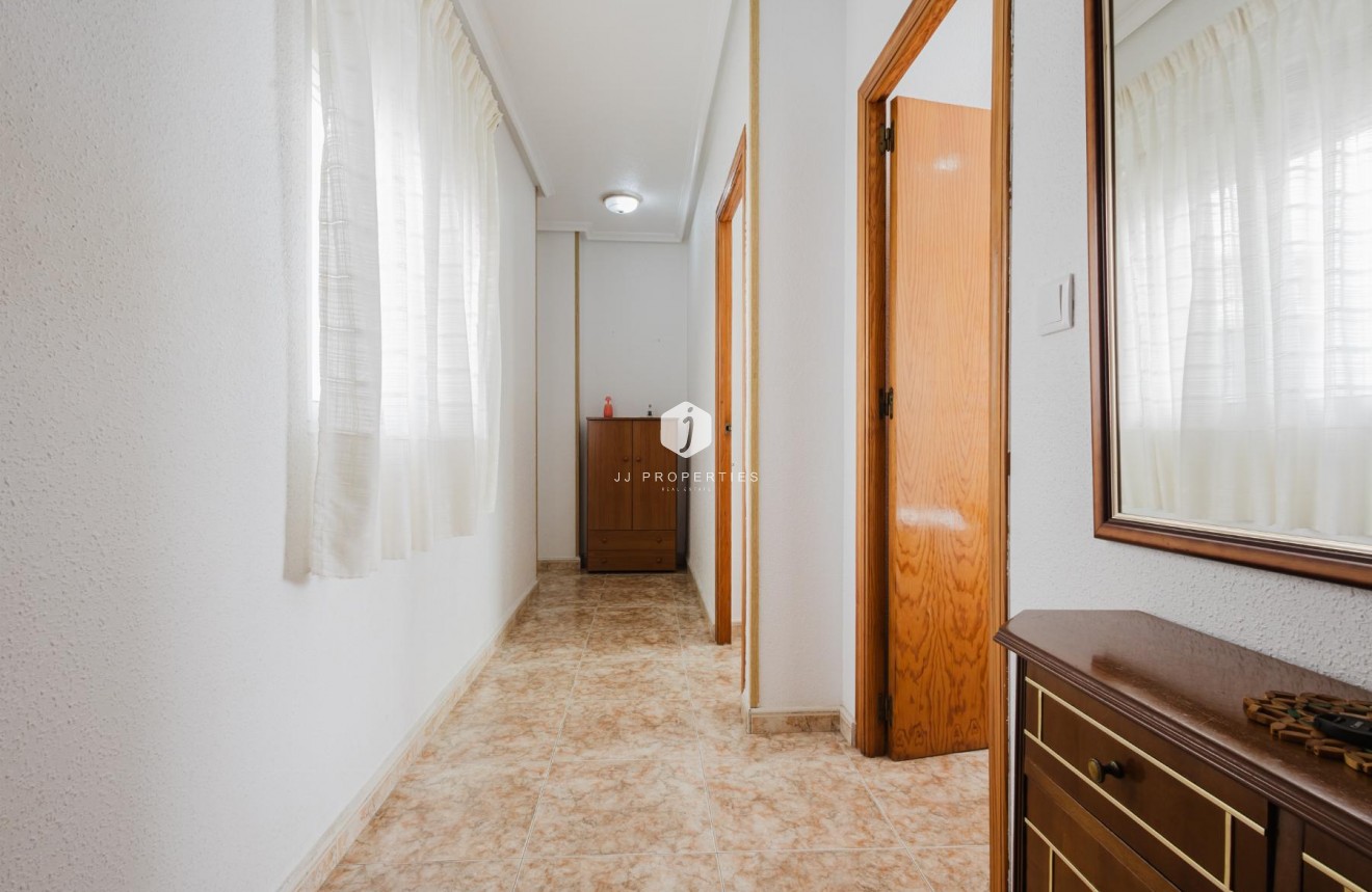 D'occasion - Appartement -
Torrevieja - Costa Blanca