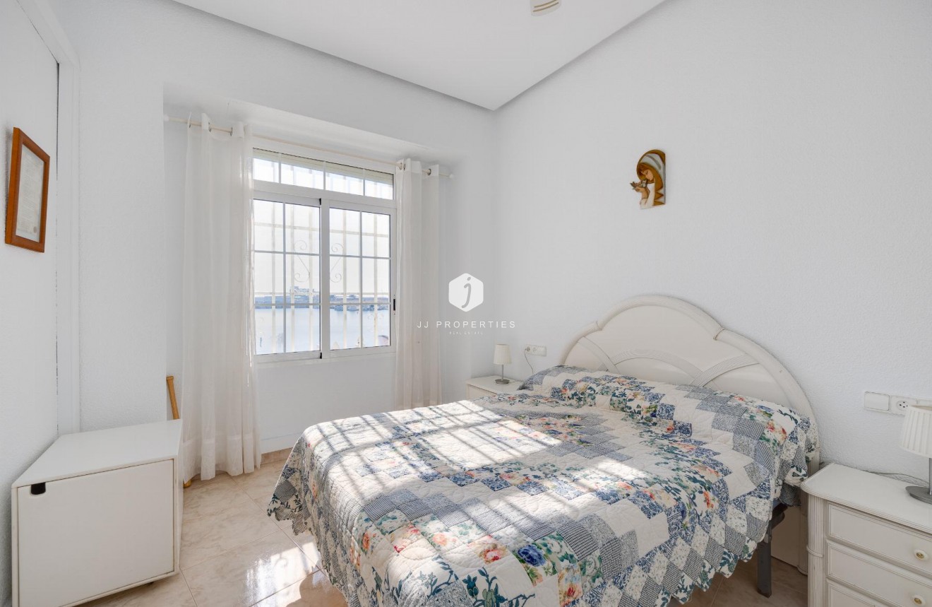Tweedehands - Appartement / flat -
Torrevieja - Costa Blanca