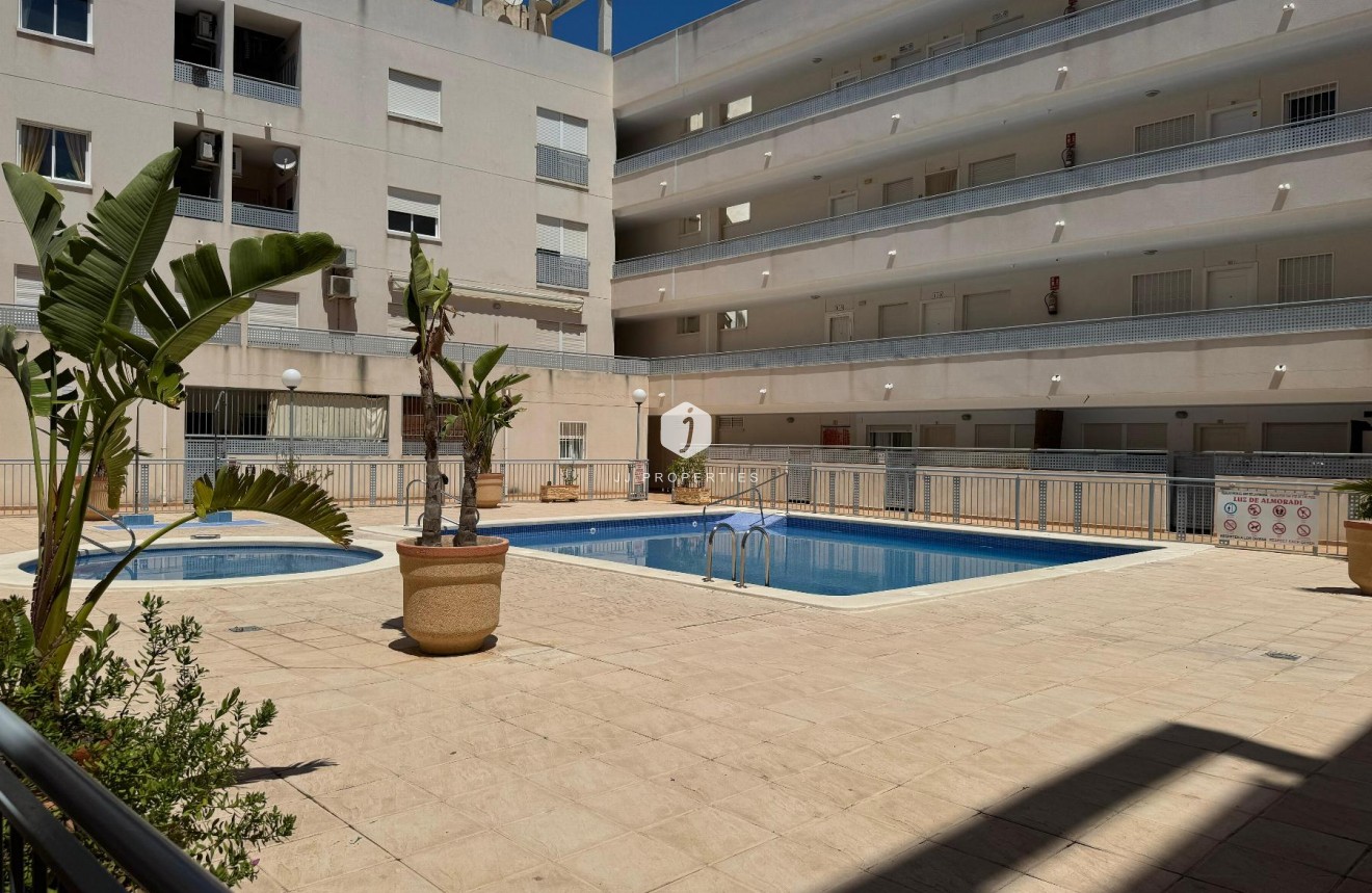 Tweedehands - Appartement / flat -
Almoradí - Inland
