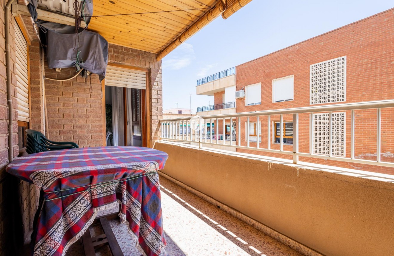 Z drugiej ręki - Mieszkanie w bloku -
Torrevieja - Costa Blanca