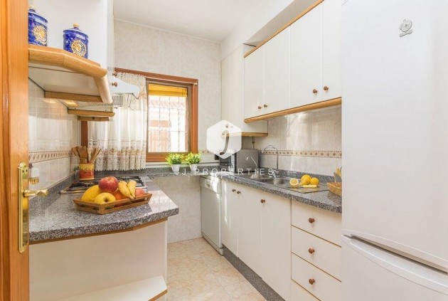 Z drugiej ręki - Szalet -
Orihuela Costa - Costa Blanca