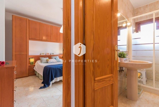 Z drugiej ręki - Szalet -
Orihuela Costa - Costa Blanca