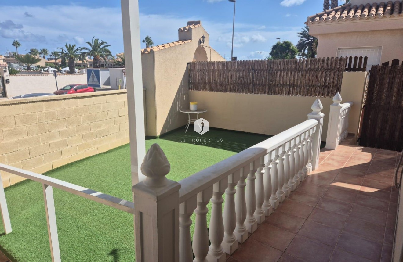 Z drugiej ręki - Szalet -
Orihuela Costa - Costa Blanca