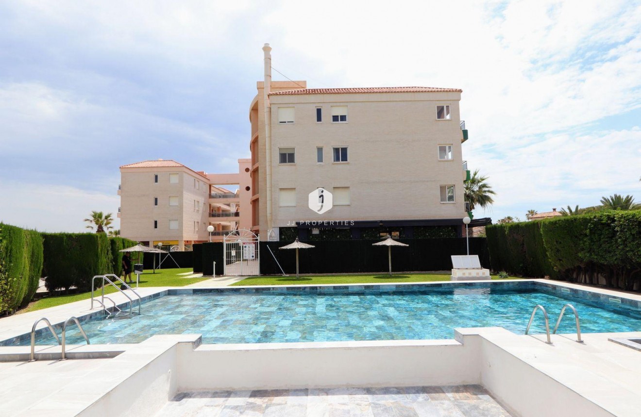 Tweedehands - Appartement / flat -
Torrevieja - Costa Blanca
