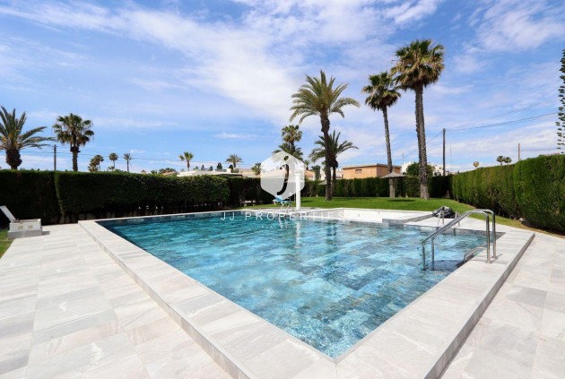 Tweedehands - Appartement / flat -
Torrevieja - Costa Blanca