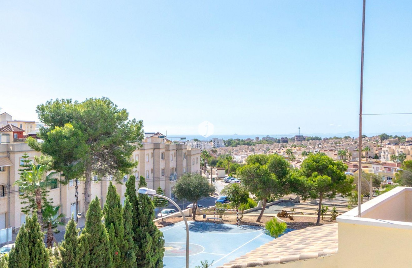 Z drugiej ręki - Szalet -
Orihuela Costa - Costa Blanca