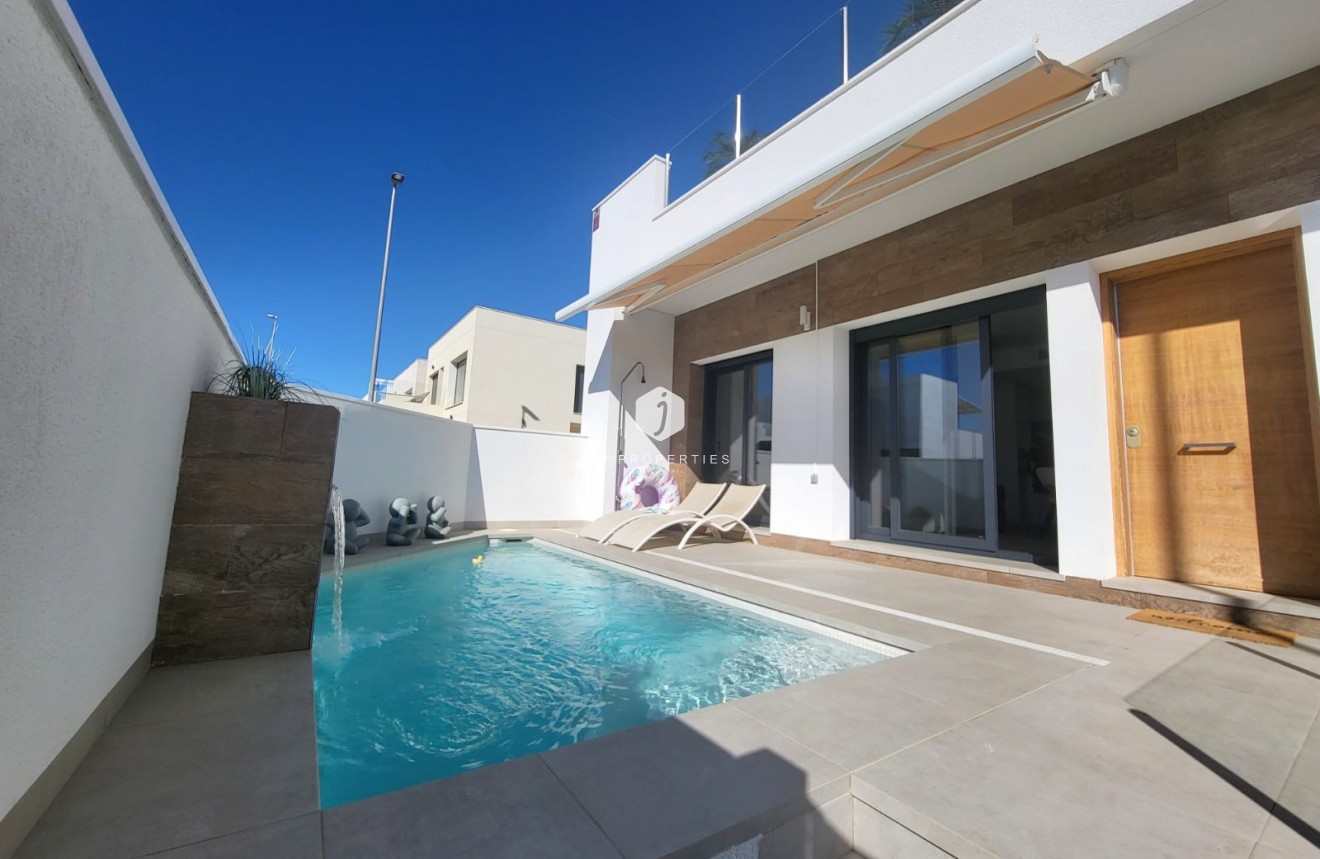 Tweedehands - Chalet -
Daya Vieja - Costa Blanca