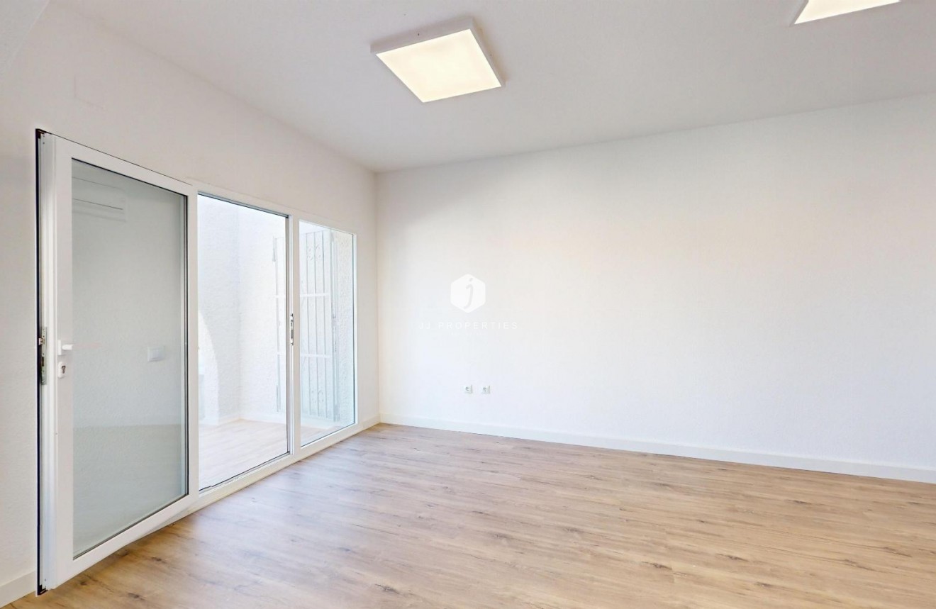 Tweedehands - Bungalow -
Orihuela Costa - Costa Blanca