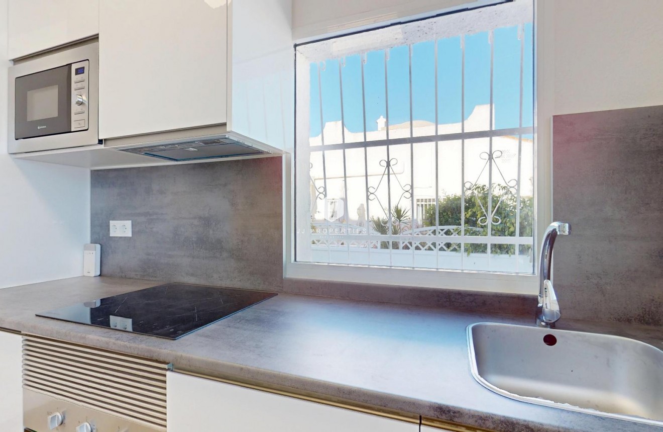 Tweedehands - Bungalow -
Orihuela Costa - Costa Blanca