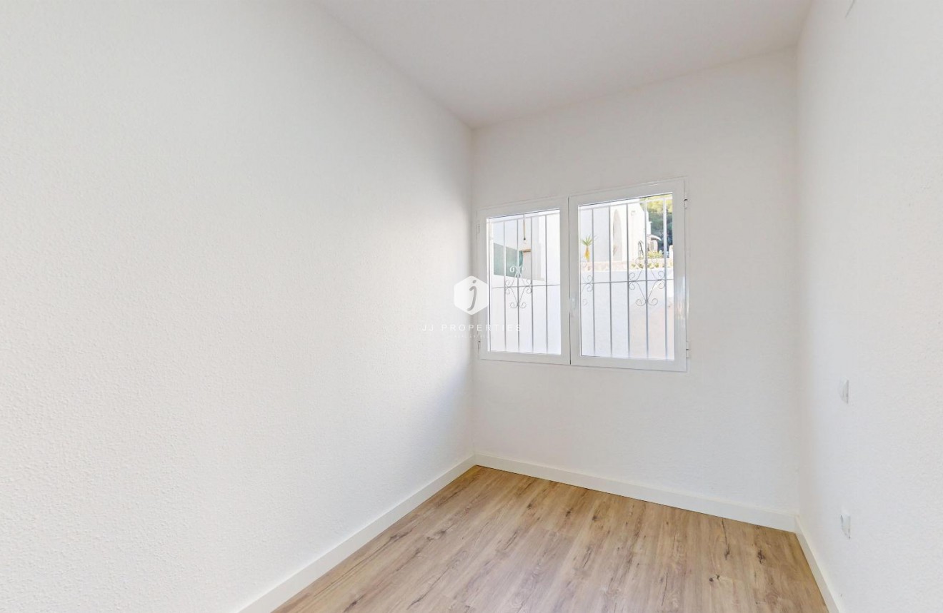 Tweedehands - Bungalow -
Orihuela Costa - Costa Blanca