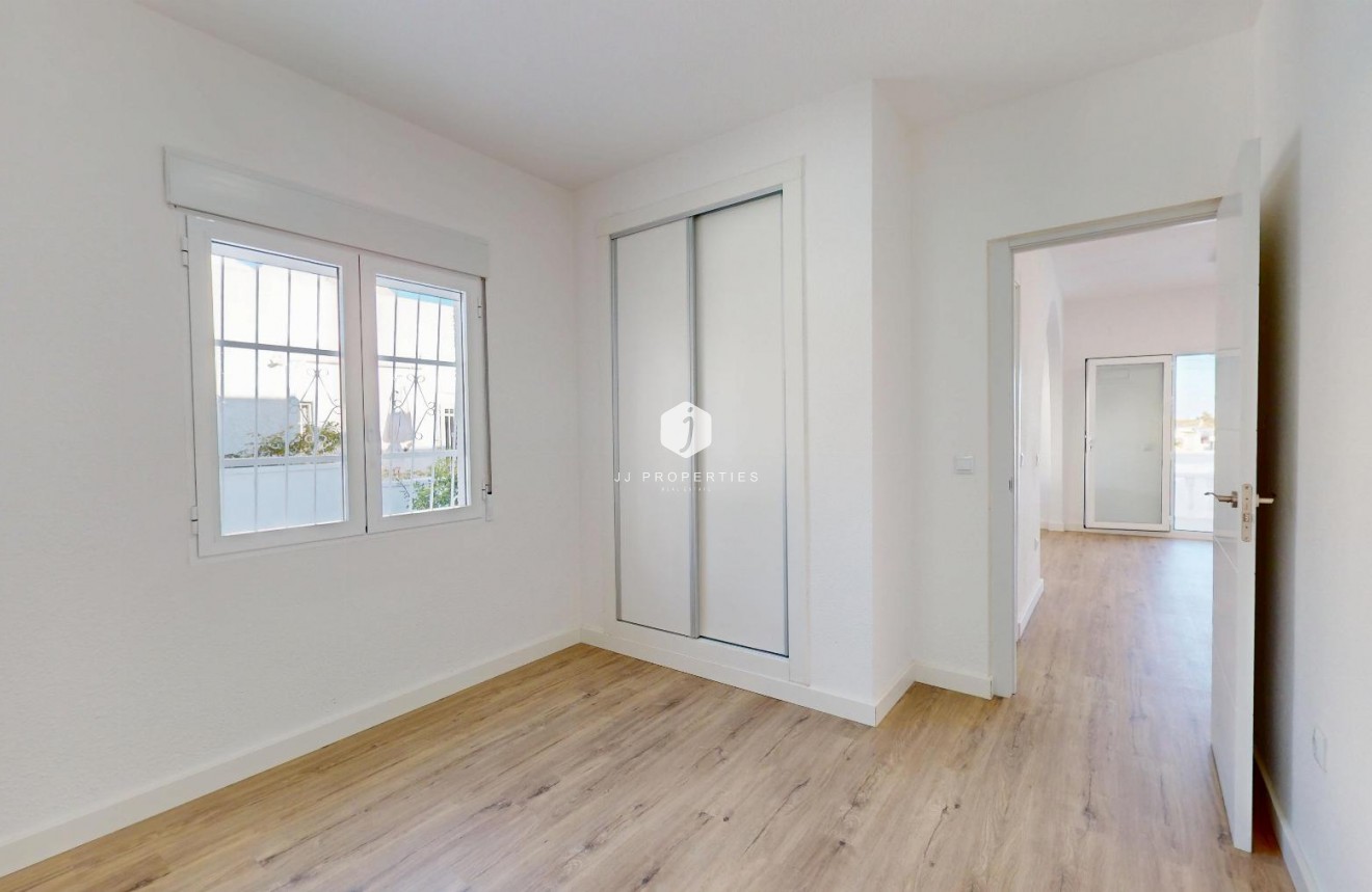 Tweedehands - Bungalow -
Orihuela Costa - Costa Blanca