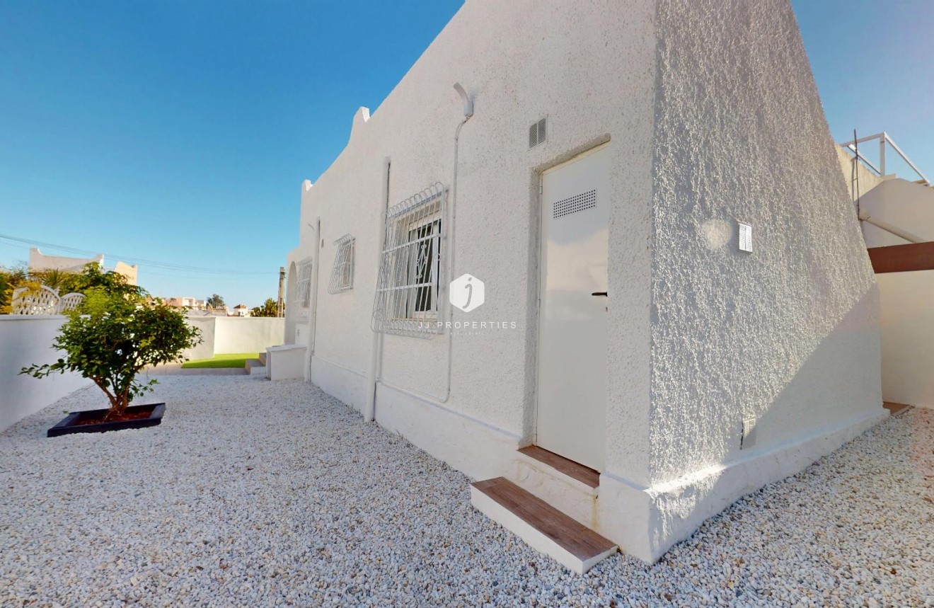 Tweedehands - Bungalow -
Orihuela Costa - Costa Blanca