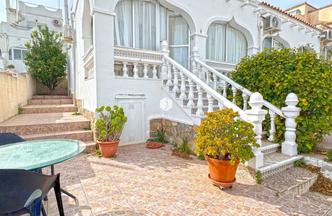 Tweedehands - Chalet -
San Miguel de Salinas - Inland