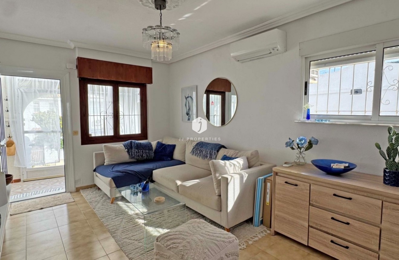 Tweedehands - Chalet -
San Miguel de Salinas - Inland