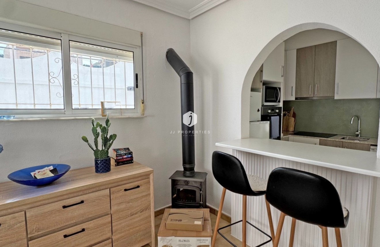 Tweedehands - Chalet -
San Miguel de Salinas - Inland