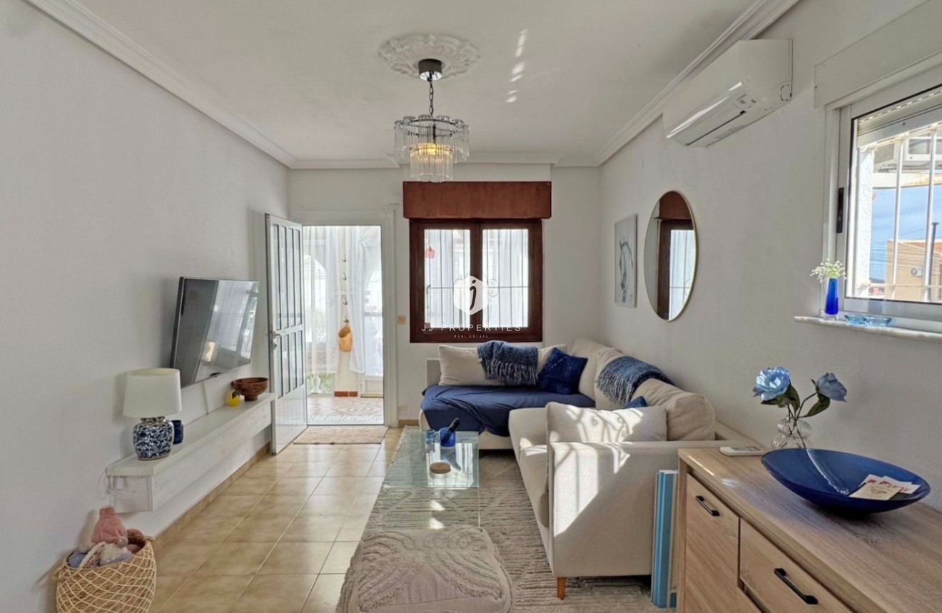 Tweedehands - Chalet -
San Miguel de Salinas - Inland